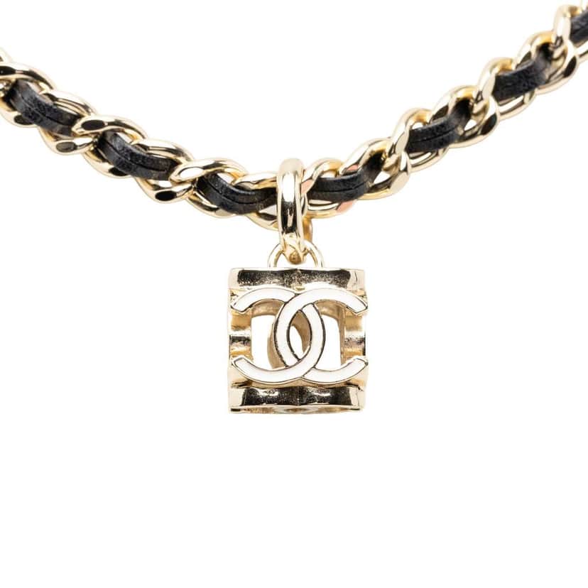 Chanel Gold Plated CC Cube Pendant Choker Necklace Gold Metal Very good condition - Front View
