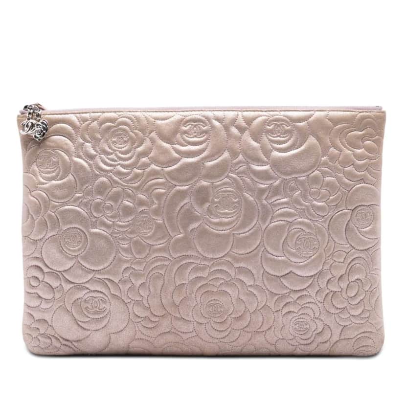Chanel Large CC Embossed Metallic Lambskin Camellia O Case Clutch Pink Leather Very good condition - Front View