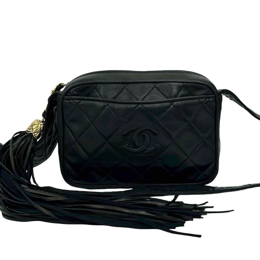 Chanel Small CC Quilted Lambskin Tassel Camera Bag Black Leather Very good condition - Front View