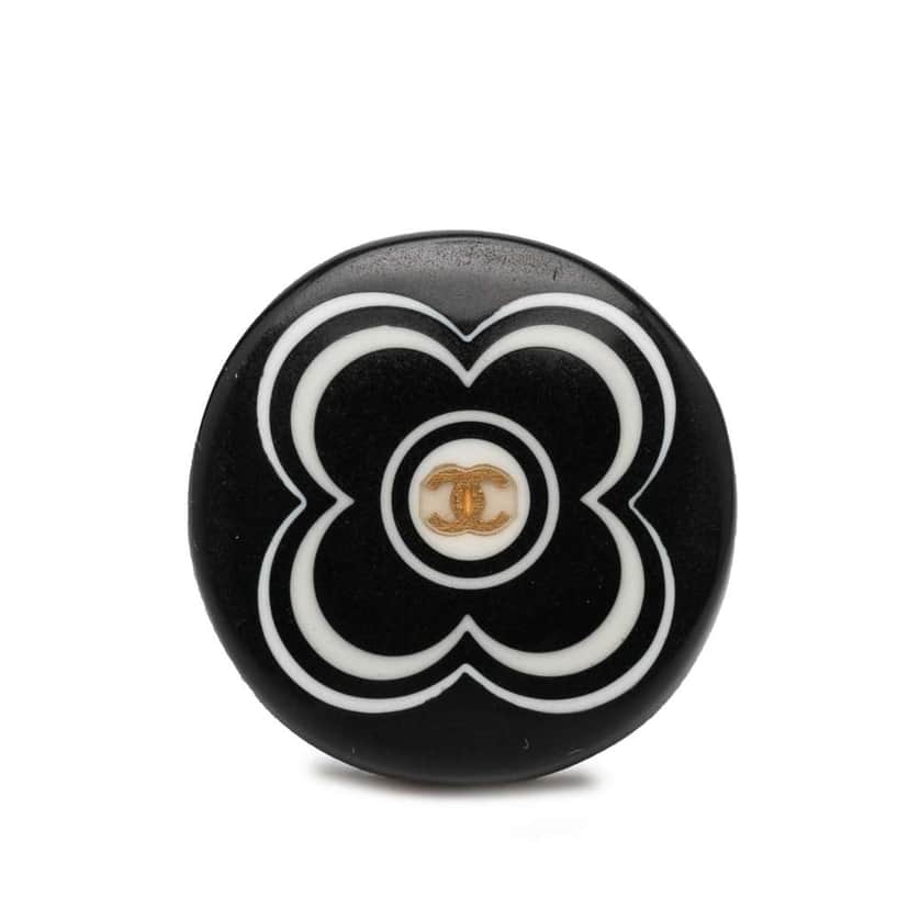 Chanel Resin and Gold Tone CC Logo Camellia Ring Black Very good condition - Front View