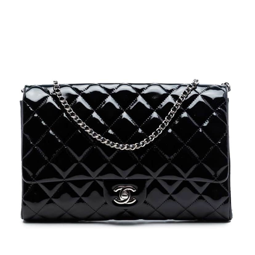 Chanel CC Quilted Patent Clutch With Chain Black Leather Very good condition - Front View