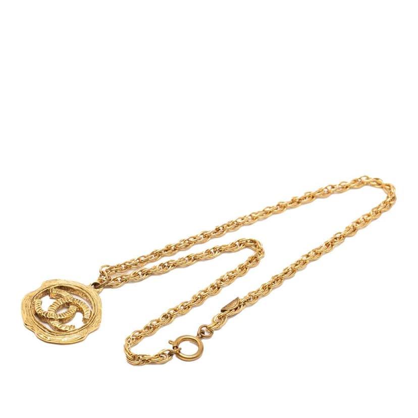 Chanel CC Gold Plated Round Pendant Necklace Gold Metal Very good condition - Front View