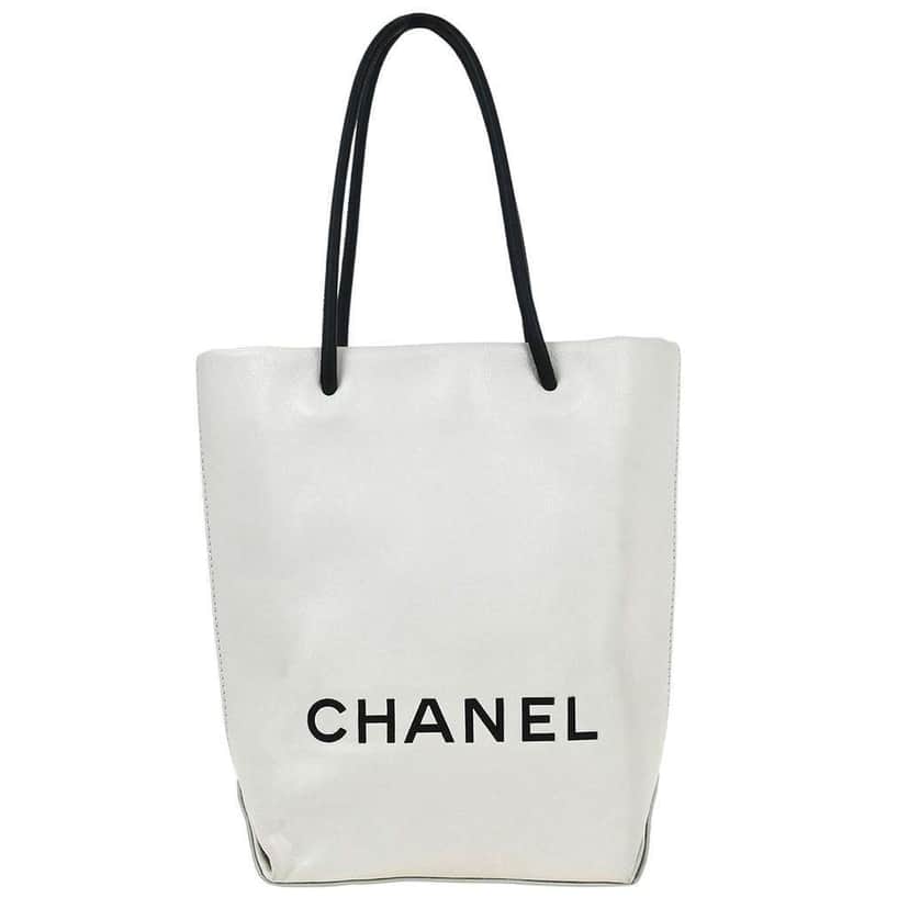 Chanel Essential Shopping Tote White Good condition - Front View
