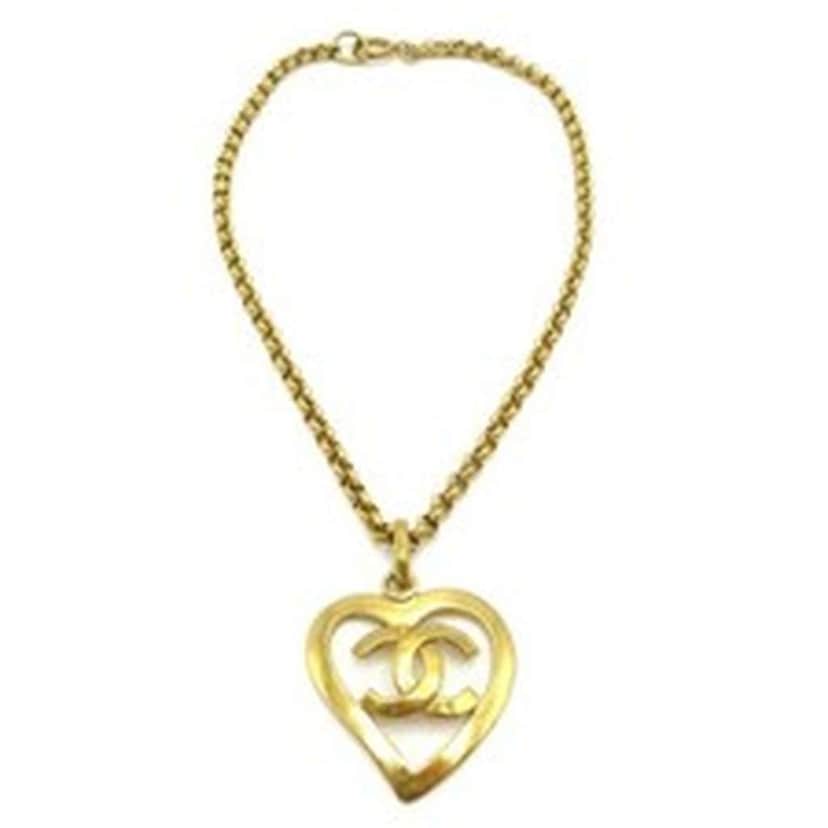 Chanel CC Heart Pendant Necklace Gold Good condition - Front View