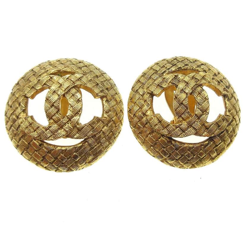 Chanel Vintage CC Round Cutout Clip-On Earrings Gold Good condition - Front View