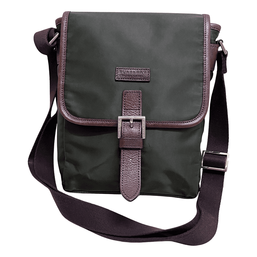 Burberry العلامة السوداء