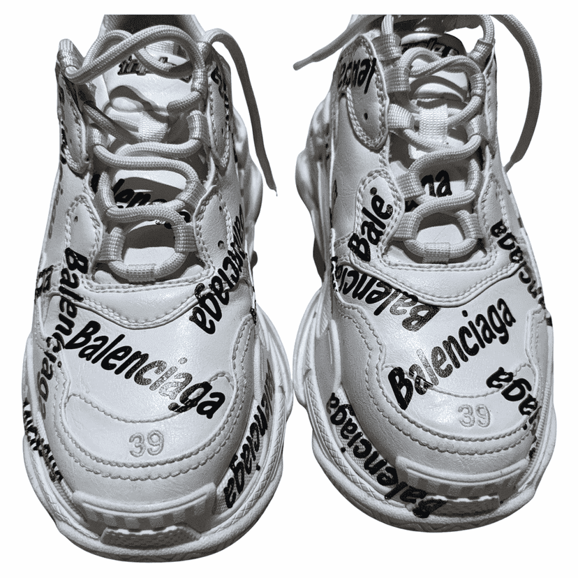 Balenciaga تريبل س
