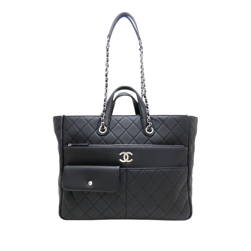 Chanel حقيبة تسوق صغيرة الحجم من جلد العجل المبطن بشعار CC