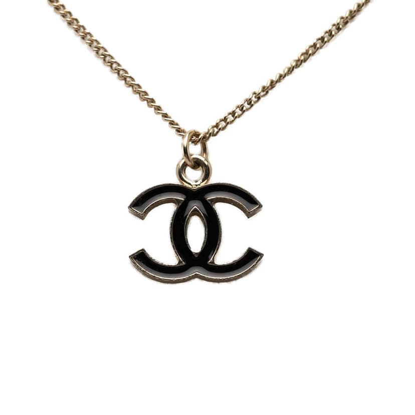 Chanel قلادة نحاسية مطلية بشعار CC