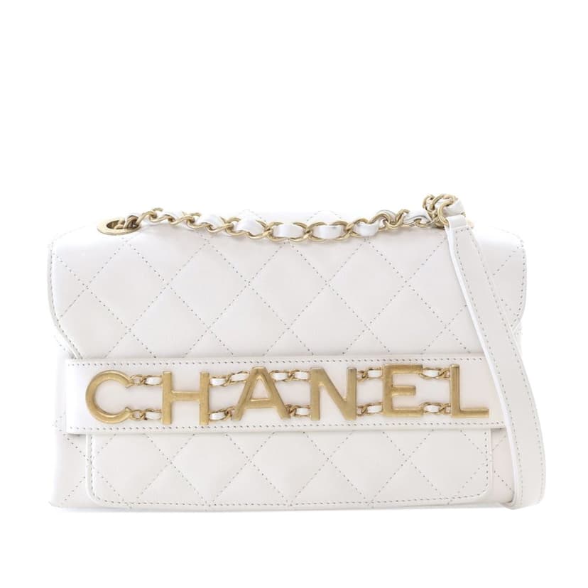 Chanel حقيبة متوسطة الحجم من جلد العجل المبطن بغطاء مزين بشعار متسلسل