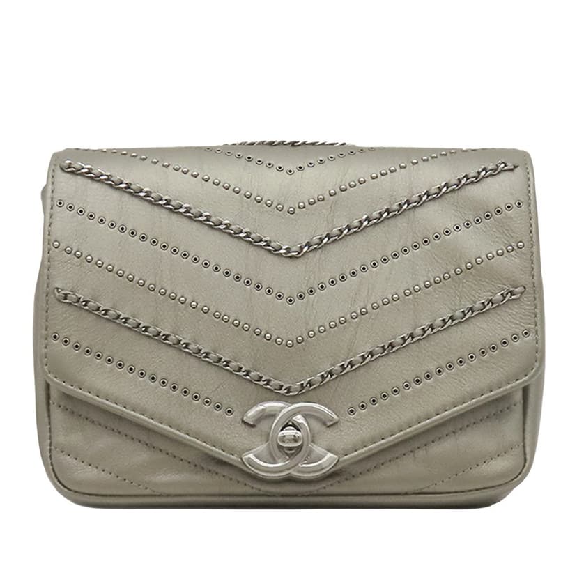 Chanel غطاء ظرف مركز البيانات مزين بنقشة شيفرون صغيرة من جلد العجل