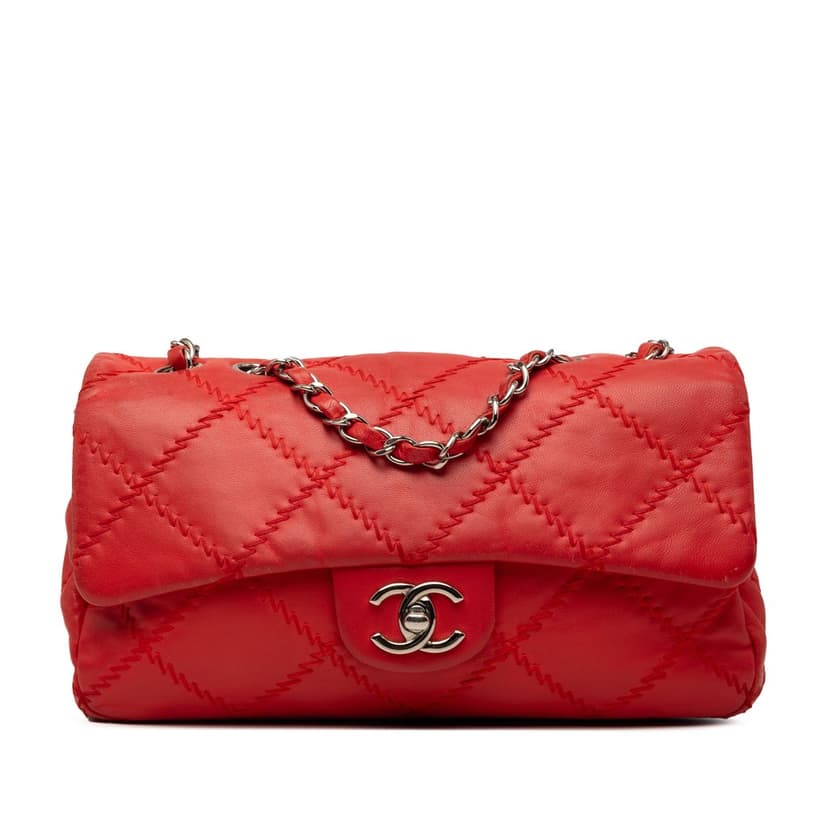 Chanel غطاء من جلد الخروف المبطن بنمط CC مع خياطة نهائية