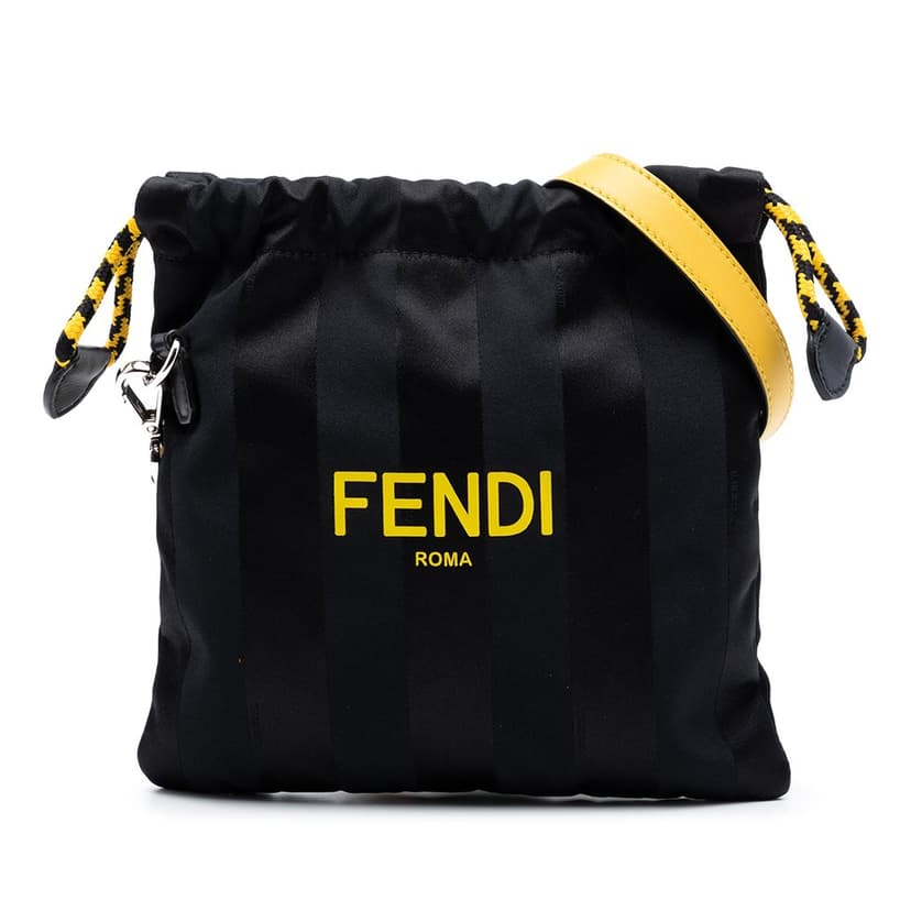 Fendi حقيبة صغيرة من النايلون من بيكين، تُحمل على الكتف
