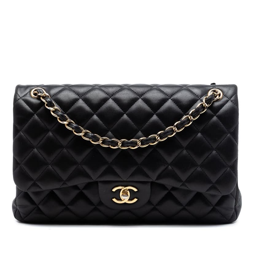 Chanel حقيبة جامبو كلاسيكية من جلد الخروف ذات غطاء مزدوج