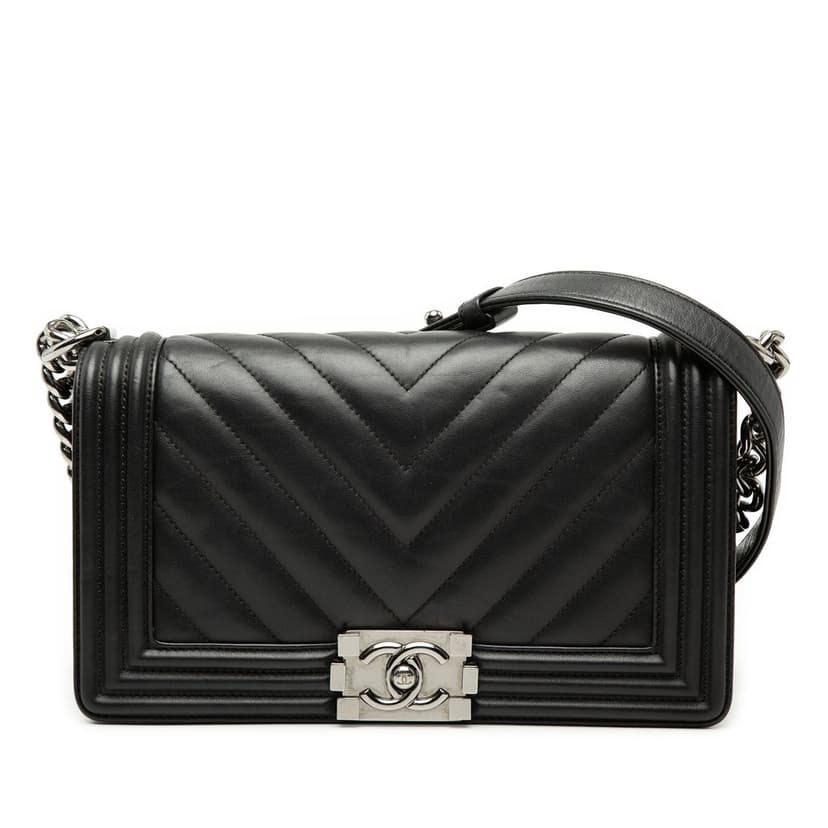 Chanel غطاء صبي من جلد الخروف بنقشة شيفرون متوسطة الحجم