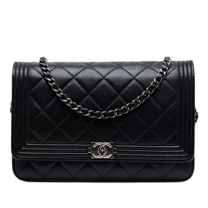 Chanel محفظة أطفال من جلد الخروف المبطن مع سلسلة
