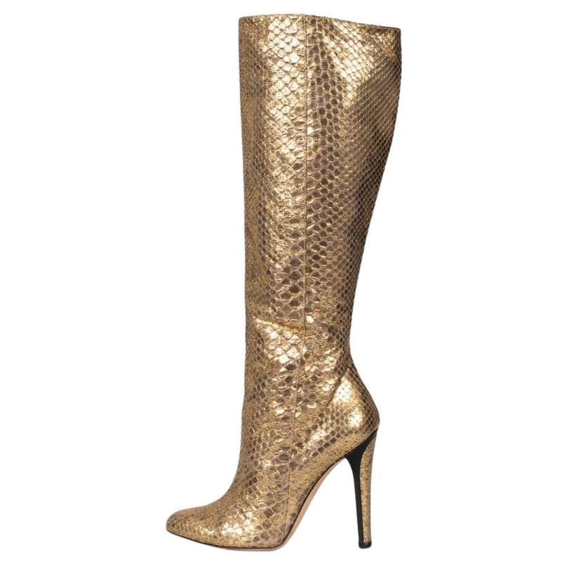 Jimmy Choo حذاء جيمي تشو ذهبي اللون بنقشة جلد الثعبان، مصنوع من جلد الخروف، مقاس 35.5، مستعمل