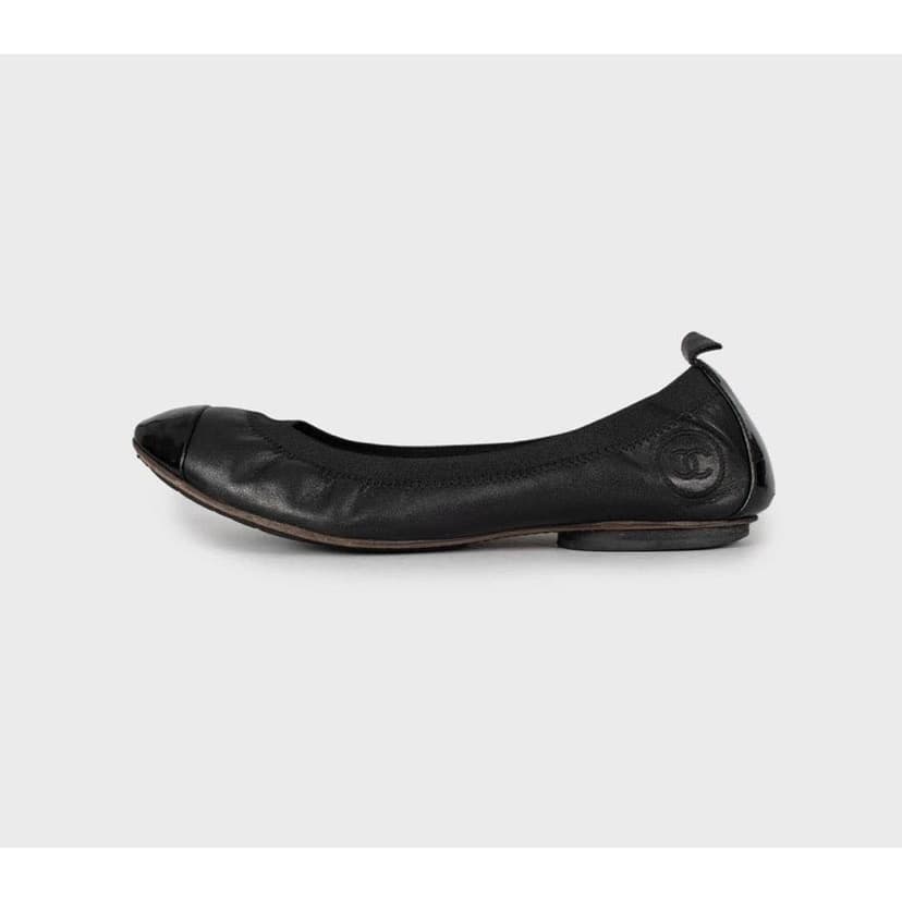 Chanel Chanel Black Leather Ballerina Flats with Patent Toe sz.38 Pre-owned