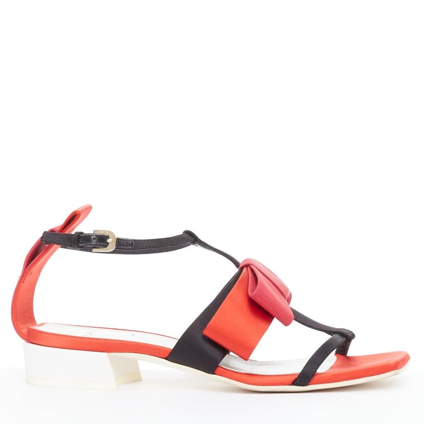 Lanvin مزين بفيونكة