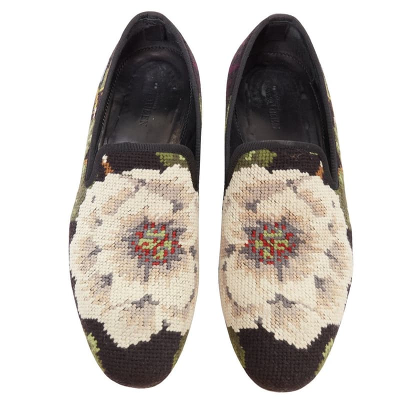 Alexander McQueen حذاء أسود برباط