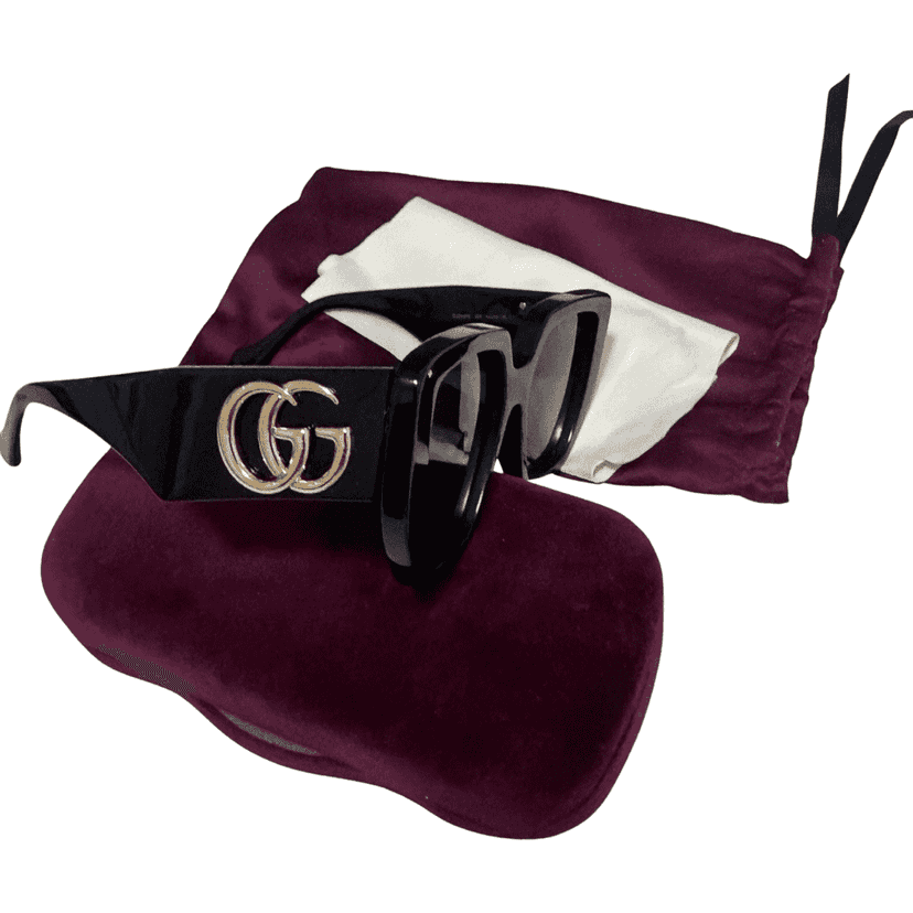 Gucci Over Size Rectangular Black Plastic Very good condition - Front View