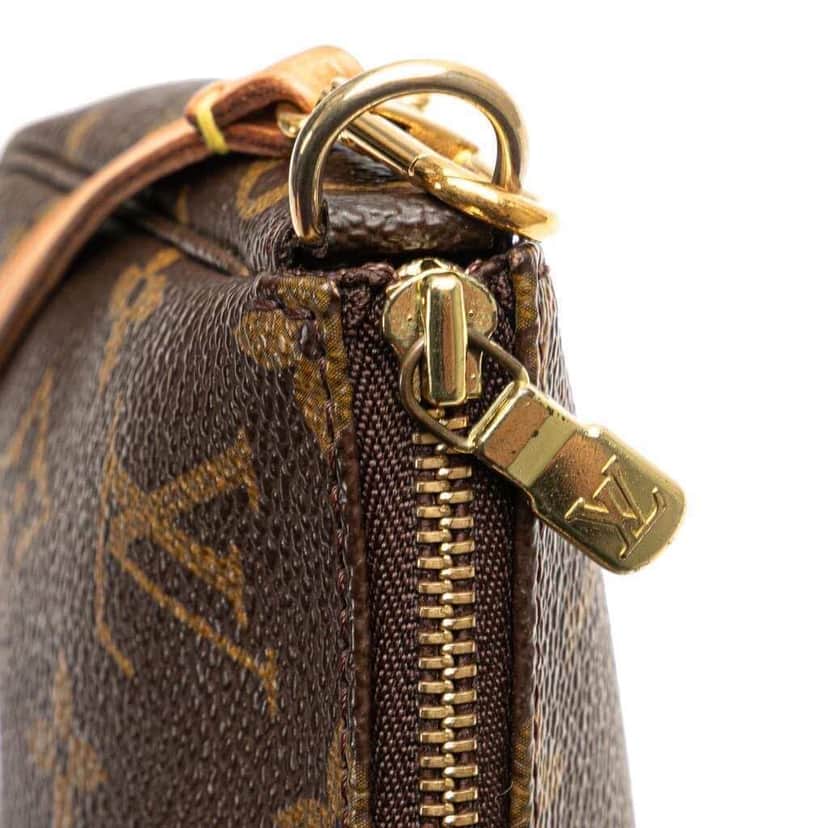 Louis Vuitton Monogram Pochette Accessoires Brown Canvas Good condition - Front View
