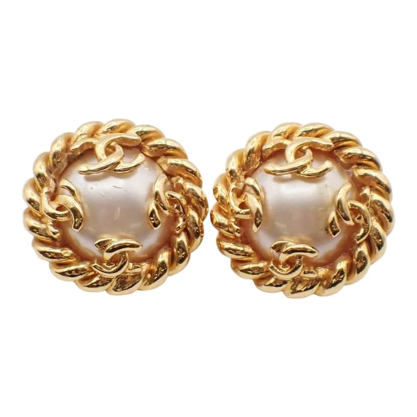 Chanel Vintage Round Clip-On Earrings Gold Good condition - Front View