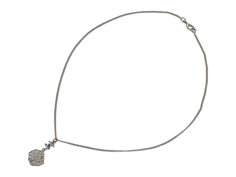 Chanel Camellia Pendant Necklace Silver Metal Good condition - Front View