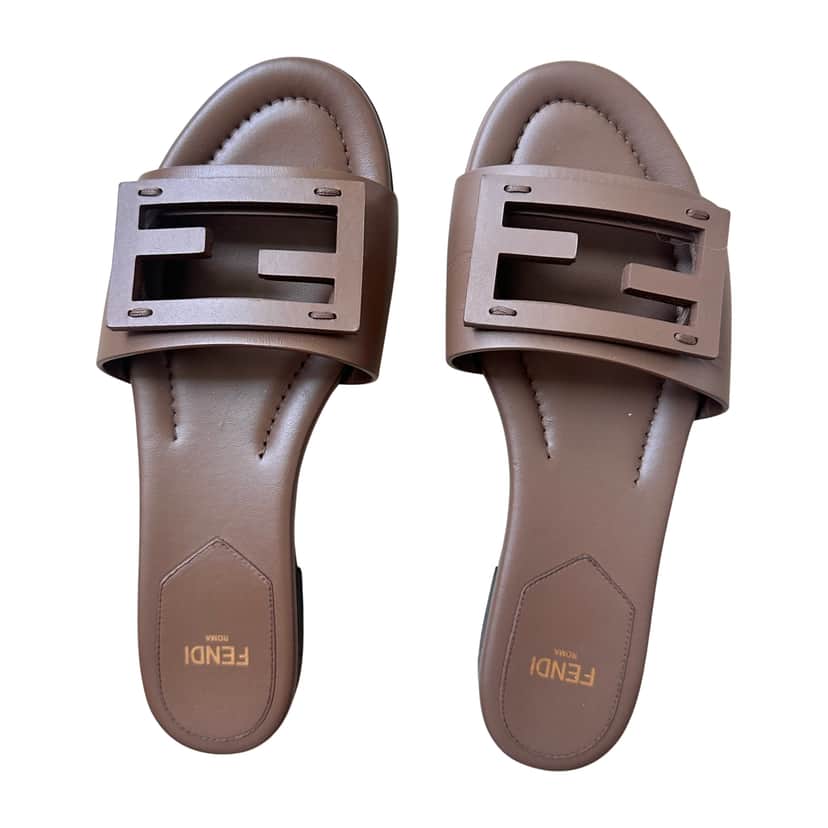 Fendi Baguette Slides Brown Leather Very good condition - Front View