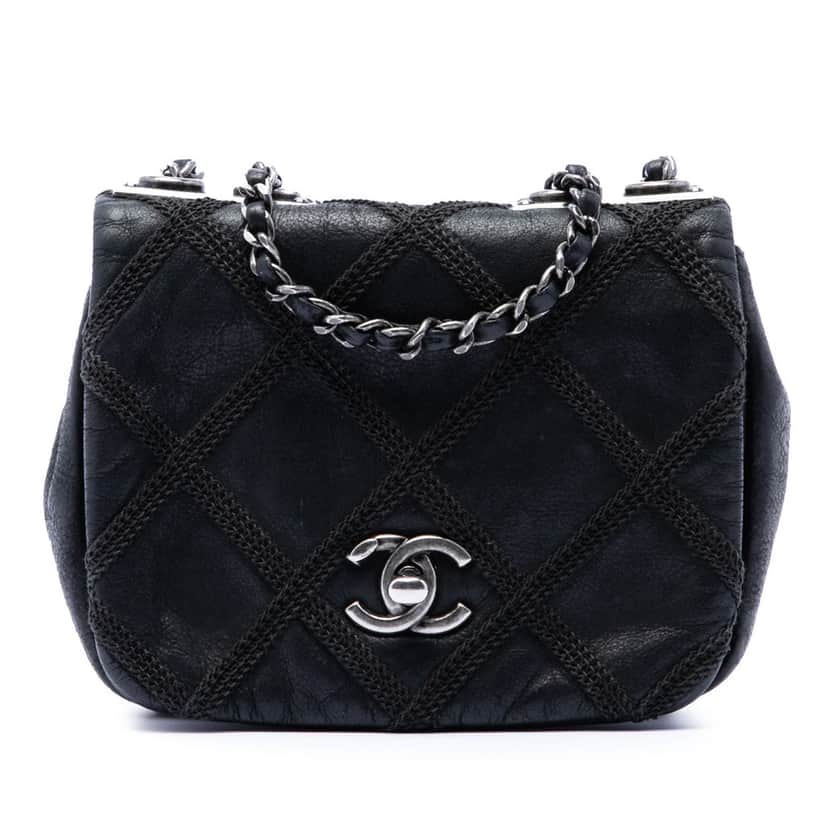 Chanel Mini CC Iridescent Calfskin Diamond Stitch Flap Black Leather Very good condition - Front View