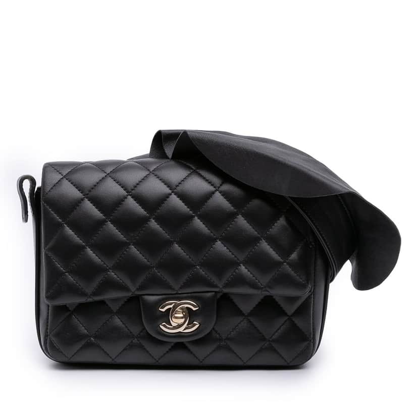 Chanel Quilted Calfskin Bolero de Chanel Flap Black Leather Good condition - Front View