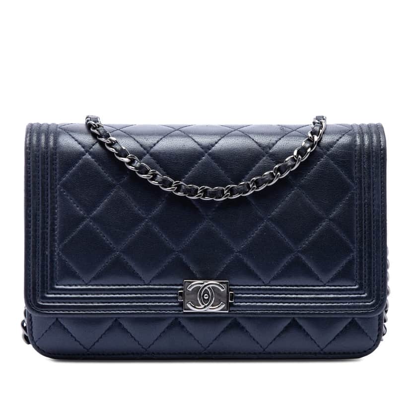 Chanel Quilted Lambskin Boy Wallet On Chain Blue Leather Very good condition - Front View