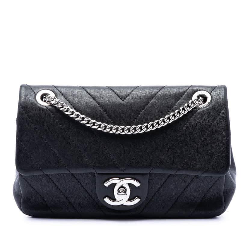 Chanel Mini CC Chevron Calfskin Single Flap Black Leather Very good condition - Front View