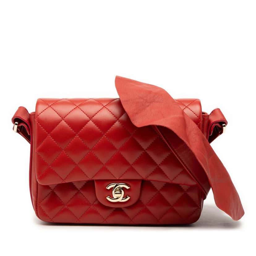 Chanel CC Quilted Calfskin Ruffle Strap Flap Red Leather Very good condition - Front View
