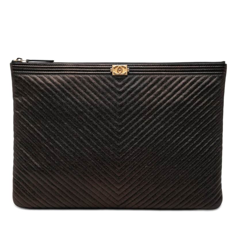 Chanel Large Chevron Iridescent Caviar Boy O Case Clutch Black Leather Very good condition - Front View