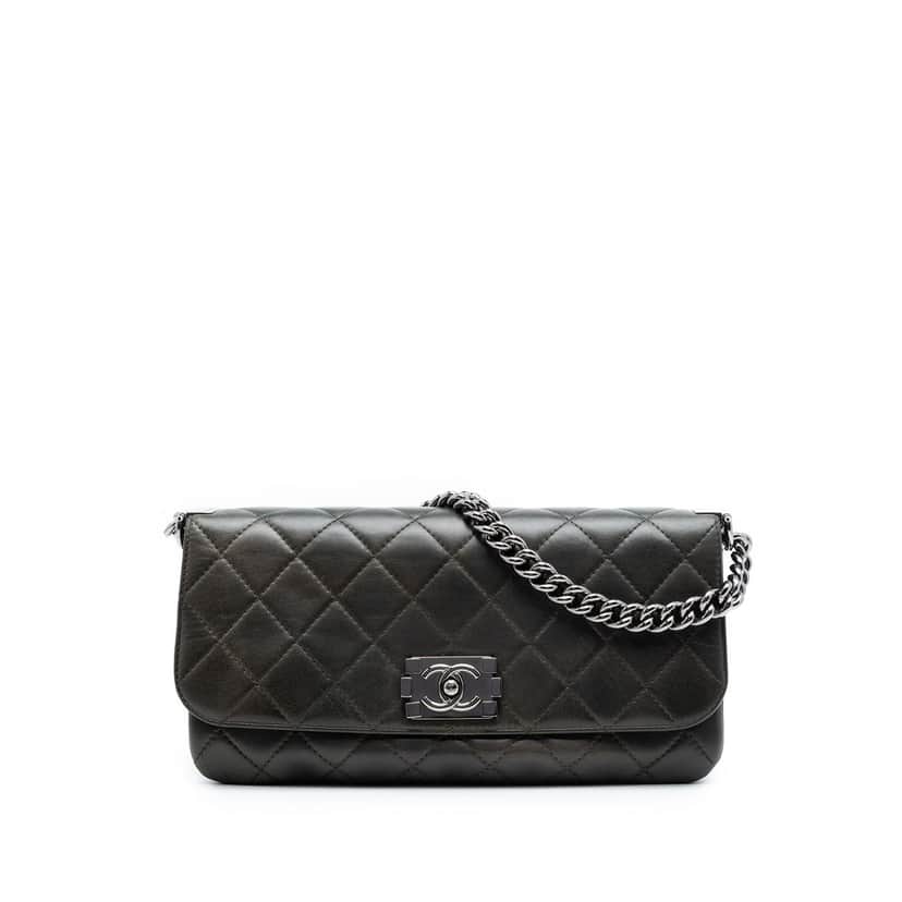 Chanel Quilted Lambskin Boy Accordion Flap Brown Leather Very good condition - Front View