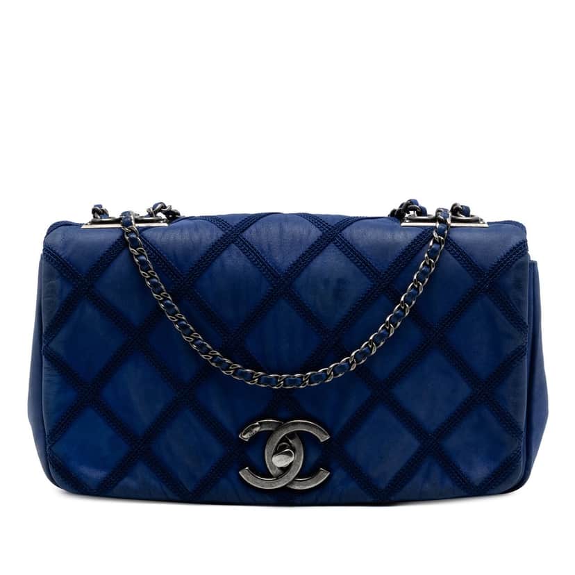 Chanel Small Iridescent Calfskin Diamond Stitch Chain Flap Blue Leather Very good condition - Front View