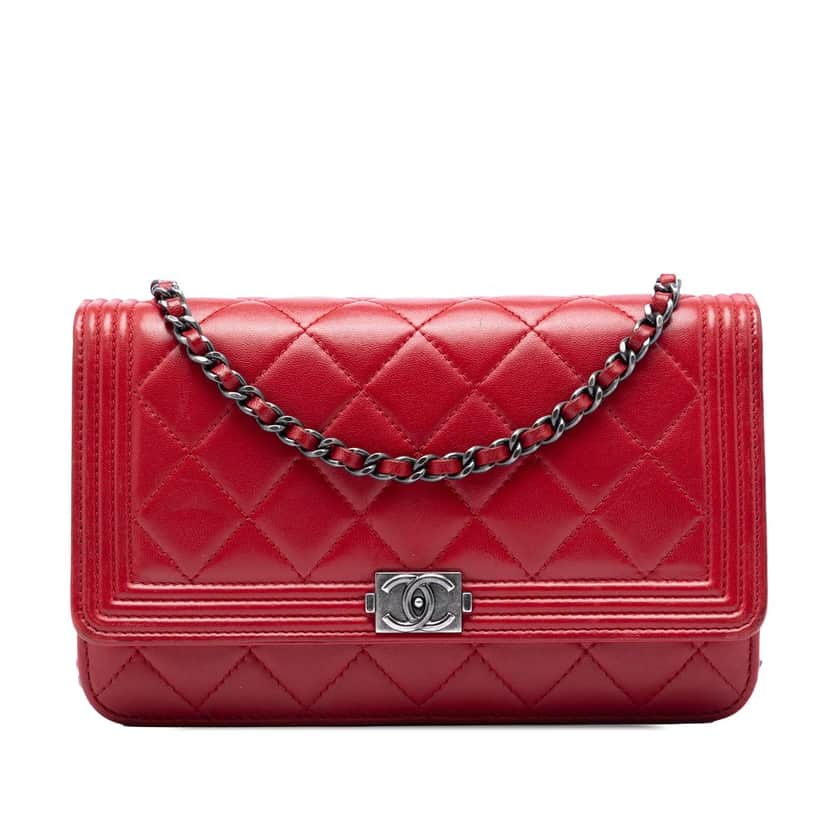 Chanel Quilted Lambskin Boy Wallet On Chain Red Leather Very good condition - Front View