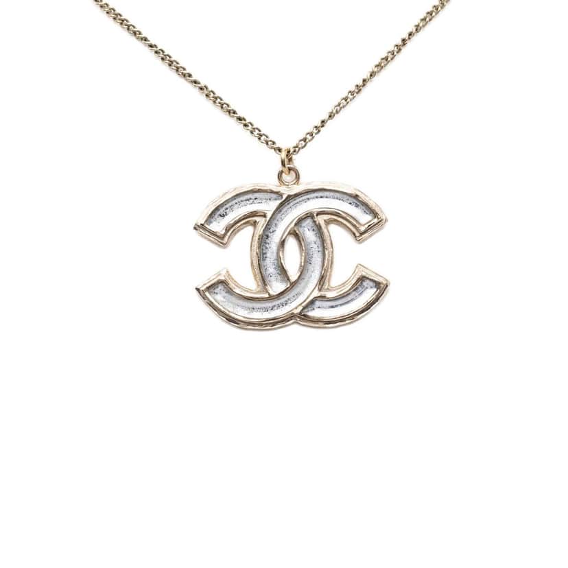 Chanel CC Gold Plated Resin Pendant Necklace Gold Metal Very good condition - Front View