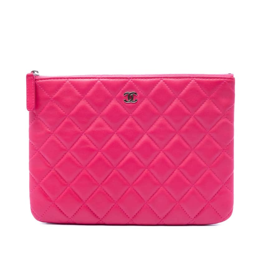 Chanel Small Quilted Lambskin O Case Clutch Pink Leather Very good condition - Front View