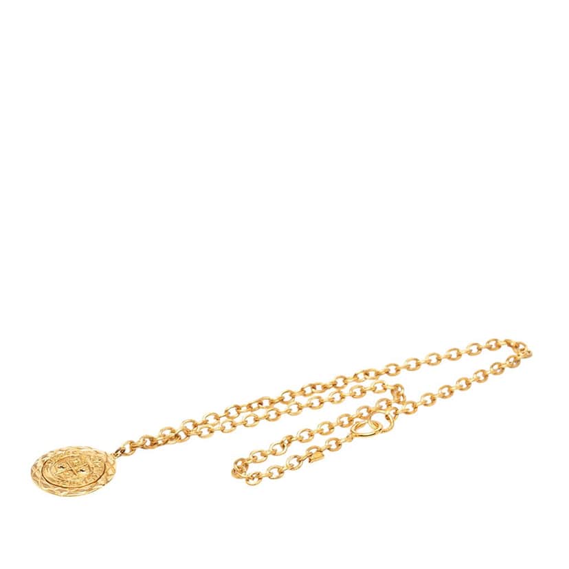Chanel CC Gold Plated Medallion Lion Crest Pendant Necklace Gold Metal Very good condition - Front View