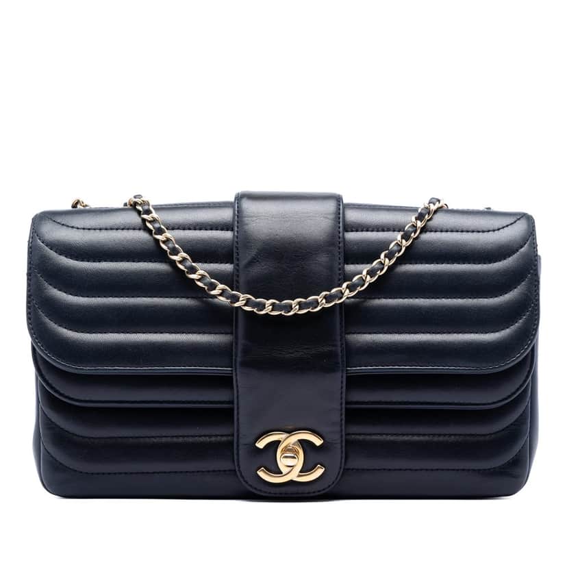 Chanel CC Horizontal Quilted Lambskin Double Flap Blue Leather Very good condition - Front View