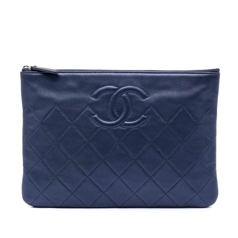 Chanel Medium CC Quilted Caviar O Case Clutch Blue Leather Very good condition - Front View
