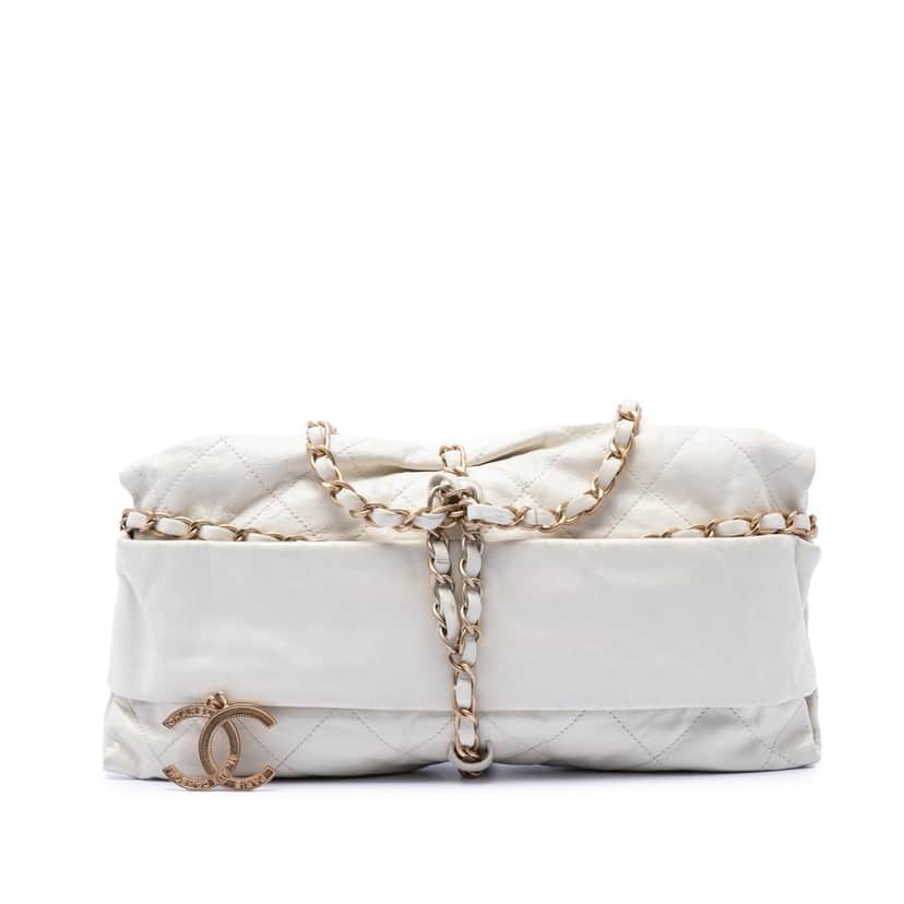 Chanel Quilted Calfskin Midnight Swim Baluchon Bag White Leather Very good condition - Front View