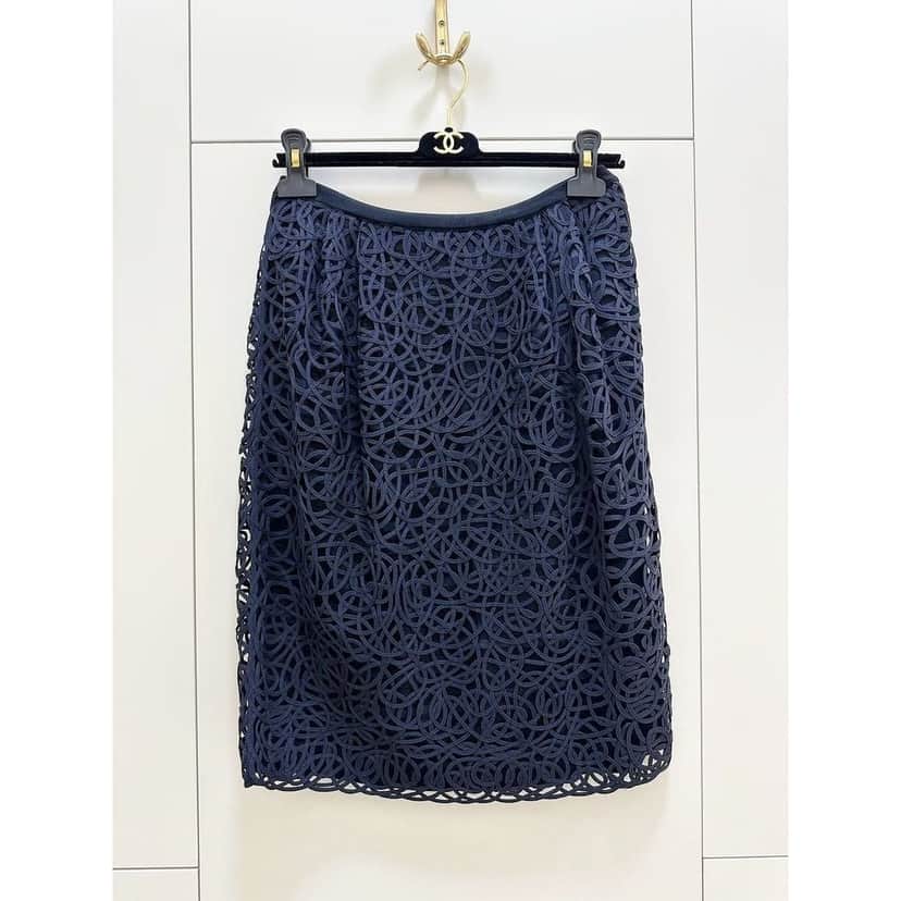Chanel Chanel Navy Blue CC Patterned Skirt - FR 38 / US 6 Pre-owned Navy Denim Good condition - Front View