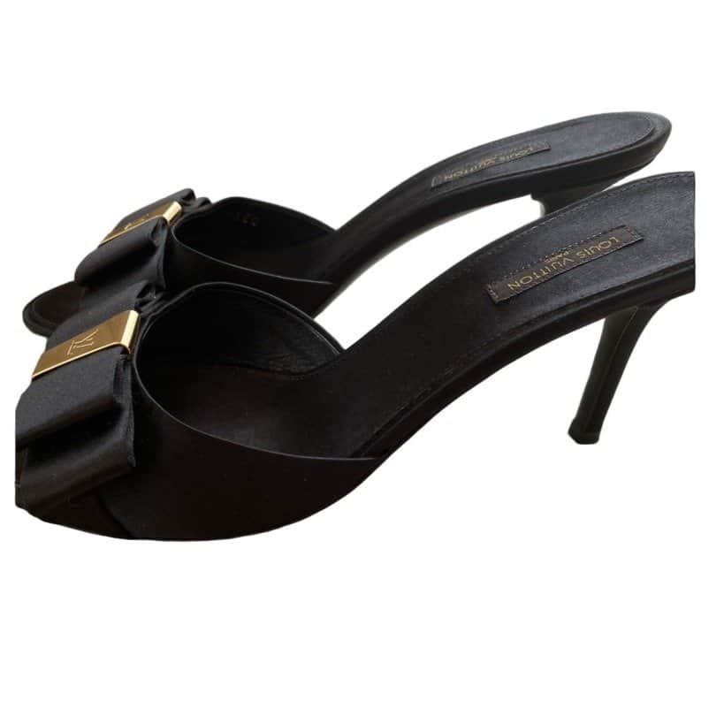 Louis Vuitton Heels Black Canvas Very good condition - Front View