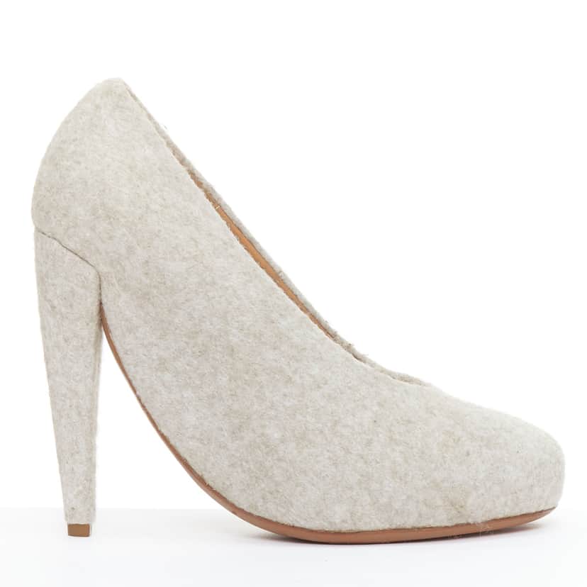 Maison Martin Margiela Grey Felt Pumps Grey Very good condition - Front View