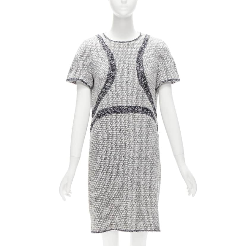 Chanel Panels Tweed Dress Grey Tweed Very good condition - Front View
