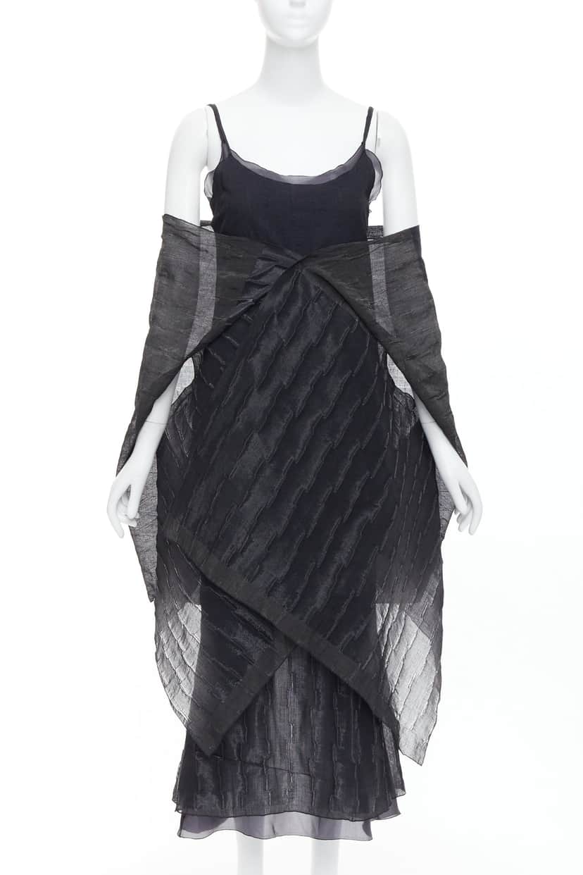 Romeo Gigli Crinkled Dress Shawl Black Wool Never worn - Front View