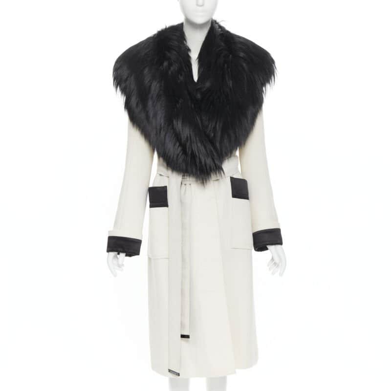 Tom Ford White Fox Fur Robe Coat White Wool Very good condition - Front View